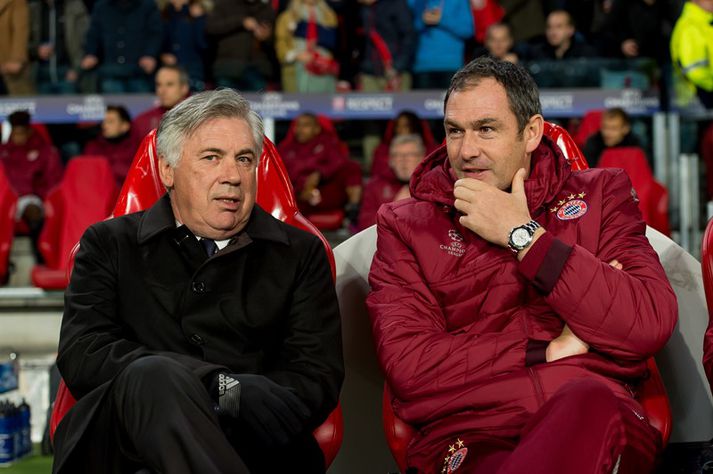 Clement er hér með Ancelotti á bekknum hjá Bayern.