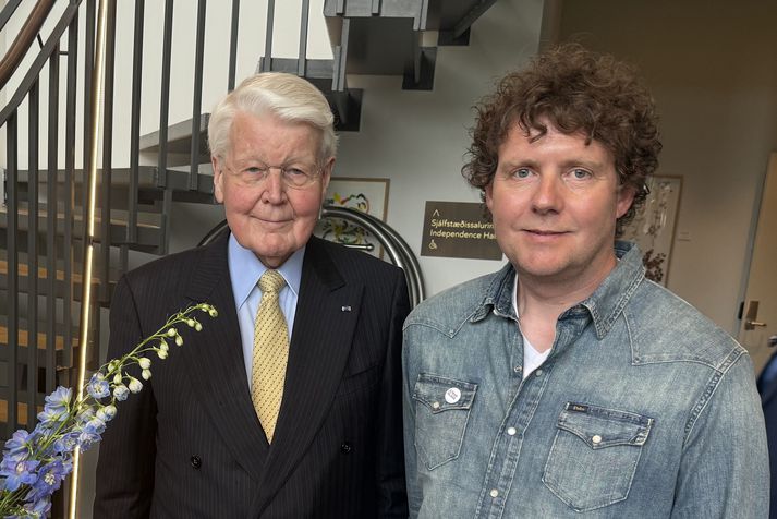 Hr. Ólafur Ragnar Grímsson og Halldór Benjamín Þorbergsson héldu báðir tölu á stofnfundinum. 