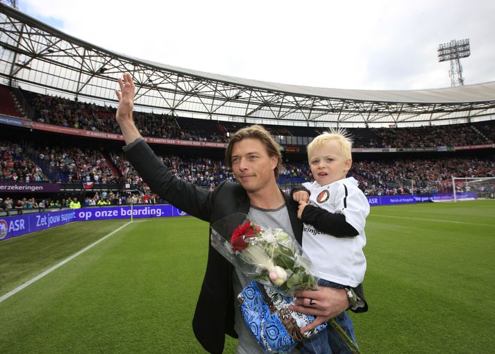 Jon Dahl Tomasson hylltur af stuðningsmönnum Feyenoord sumarið 2011.