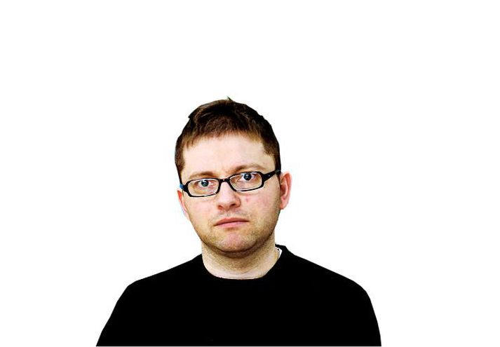 Tómas Hermannsson. Útgefandinn segir Hníf Abrahams innlegg í umræðuna um trúabragðadeilur múslima og kristinna.