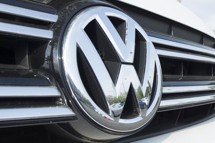 Volkswagen notaði sérstakan hugbúnað sem dró úr útblæstri dísilbíla þegar þeir voru settir í próf. Bílarnir menguðu hins vegar meira þegar þeir voru komnir á göturnar.