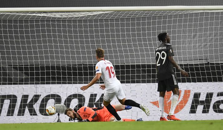 Luuk De Jong fagnar eftir að hafa skorað sigurmark leiksins.