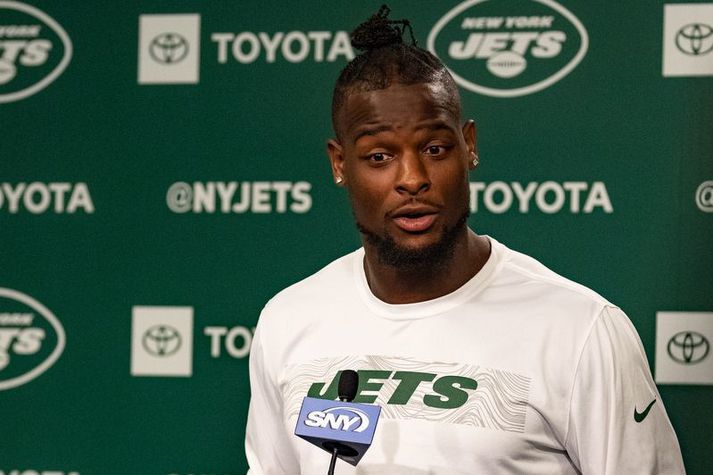 Le'Veon Bell þarf ekki að kvarta mikið yfir launum sem hann fékk frá New York Jets þótt að tækifærin inn á vellinum hafi oft verið furðuleg.