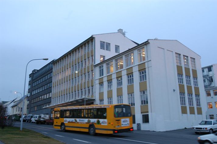 Atburðurinn átti sér stað á mótum Hverfisgötu og Lækjargötu eða þar í grenndinni.