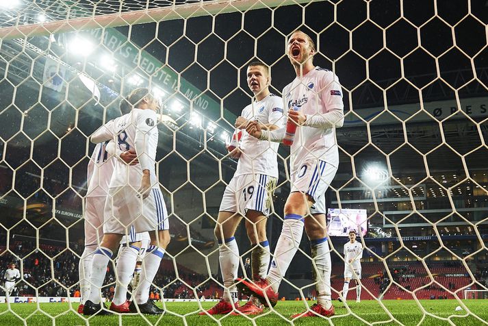 FCK leikmennirnir Denis Vavro og Nicolai Boilese fagna sigri í kvöld.