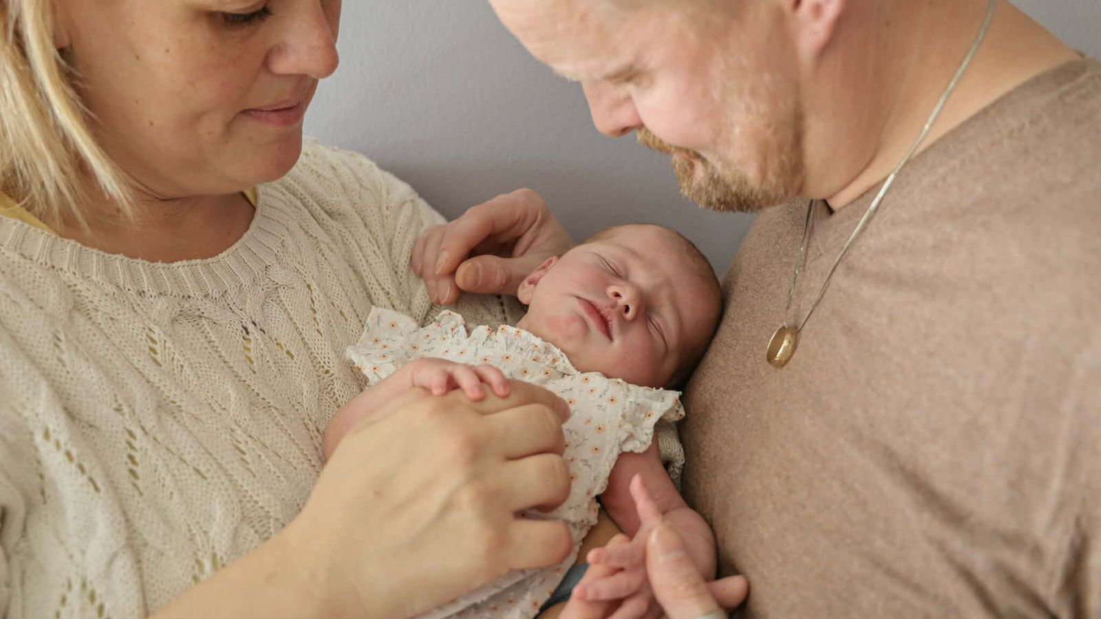 Áttu aldrei von á að verða for­eldrar innan árs