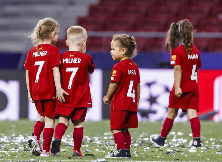 Börn leikmanna aðalliðs Liverpool fá að eyða tíma með pöbbum sínum í vetrarfríinu.