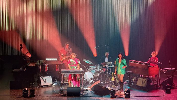 Norah Jones kom fram á tónleikum í Eldborg í Hörpu miðvikudaginn 2. júlí.