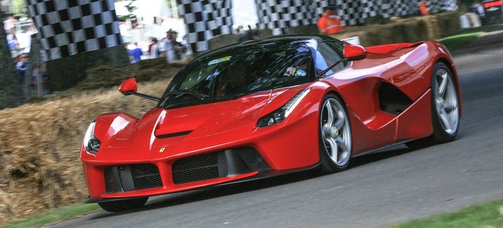 Ferrari LaFerrari er 963 hestafla tryllitæki með rafmótora auk V12 bensínvélar.