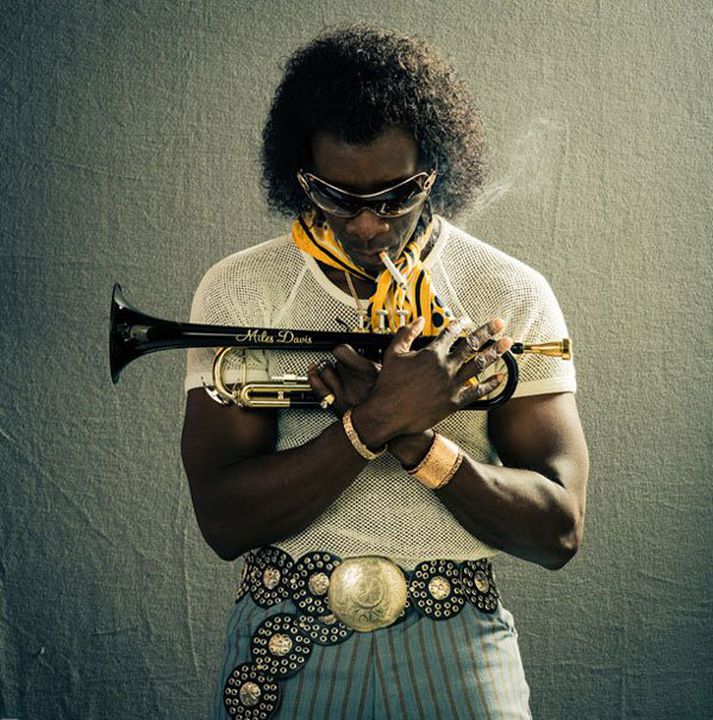 Don Cheadle er afar sannfærandi sem Miles Davis.