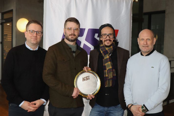Eiríkur Stefán Ásgeirsson frá Sýn, Sigurður Már Davíðsson tökumaður þáttanna, Ólafur Þór Chelbat einn af höfundum þáttanna og Þorvaldur Örlygsson formaður KSÍ
