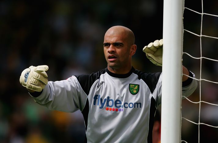Tony Warner verður í marki Fulham í dag en hann gerði sig sekan um hrikaleg mistök í síðasta leik gegn Bolton  þegar Heiðar Helgson skoraði.
