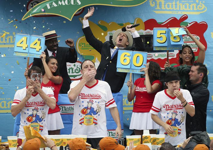 Joey Chestnut borðaði 61 pulsu á tíu mínútum í New York.