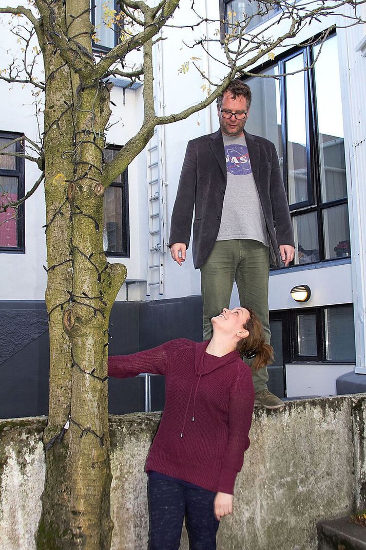 Þau Katie Buckley og Frank Aarnink í Duo Harpverk taka upp á ýmsu bæði utan sviðs og innan.