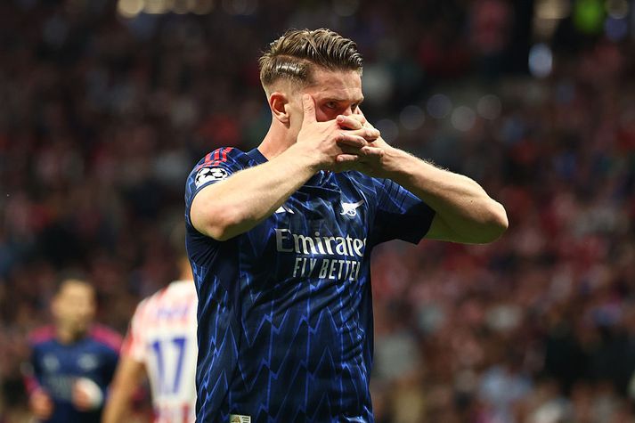 Viktor Gyökeres fagnaði með hefðbundnum hætti eftir að hafa komið Arsenal yfir í kvöld.