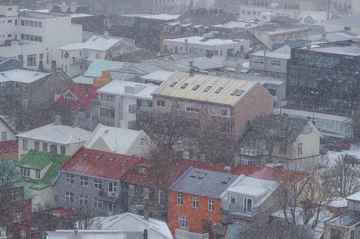 Verðbólgan hefur áhrif á aðgerðir Seðlabankans, sem hefur áhrif á húsnæðismarkaðinn.