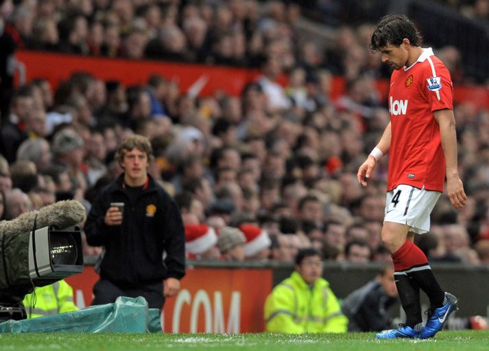 Owen Hargreaves gengur meiddur af velli á Old Trafford.