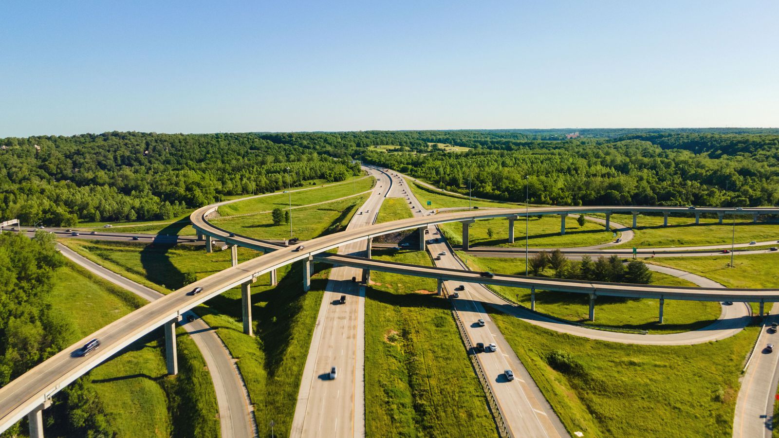 Tólf fórust þegar flug­vél hrapaði í Missouri