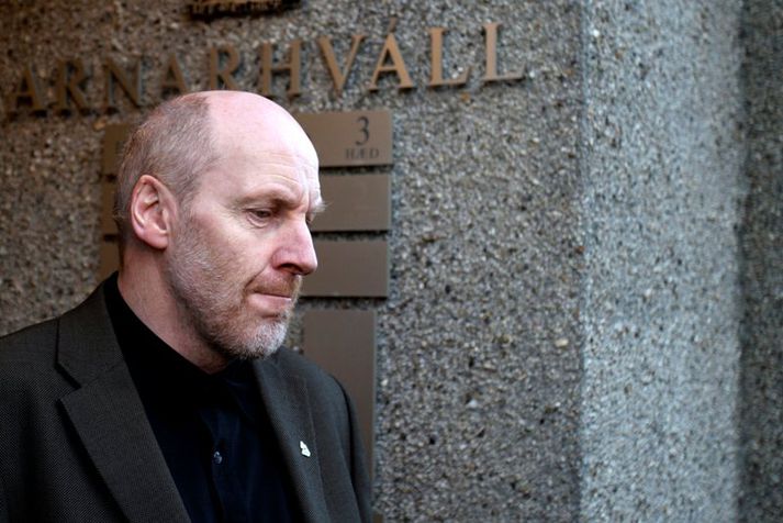 Steingrímur J. Sigfússon, fjármálaráðherra, ber ábyrgð fyrir hönd ríkisins á því að ríkið veitti fjárfestingabönkunum aðstoð.
