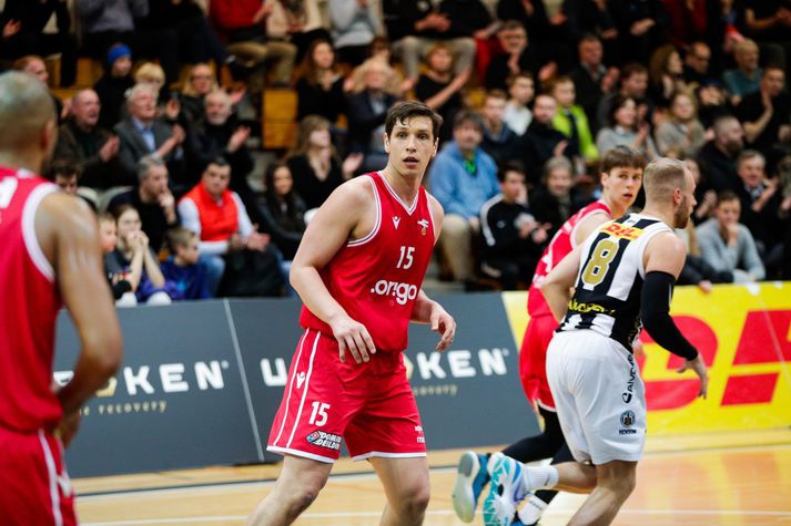 Pavel og félagar í Val þurfa að bíða eitthvað lengur með að spila körfubolta á ný. 