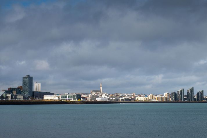 Umframeftirspurn hefur verið eftir íbúðum í kjölfar vaxtalækkana. 