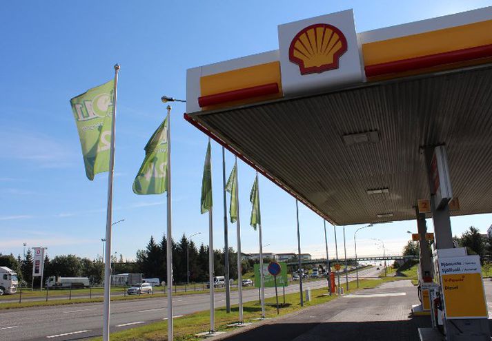 10-11 rekur fyrir verslun við bensínstöð Shell á Miklubraut.