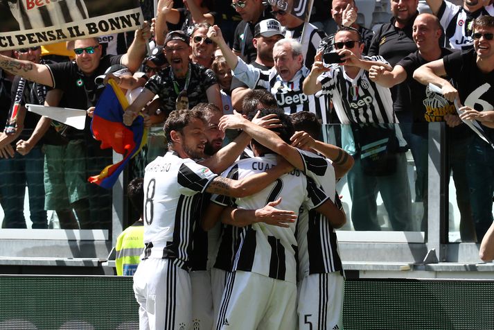 Juventus-menn fagna einu af mörkum dagsins.
