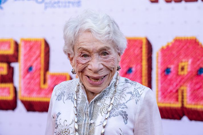 Bunny Levoine flutti 74 ára að aldri til Hollywood til að uppfylla bernskudrauminn um að starfa sem leikkona.