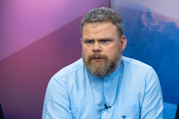 Magnús Þór Jónsson, formaður Kennarasambands Íslands, skrifar yfirlýsingu þar sem sambandið harmar grein grunnskólakennara um málefni trans fólks.