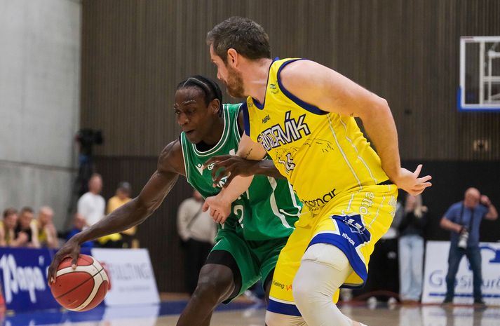 Julio De Assis skorar ekki fleiri stig fyrir Njarðvík í vetur.