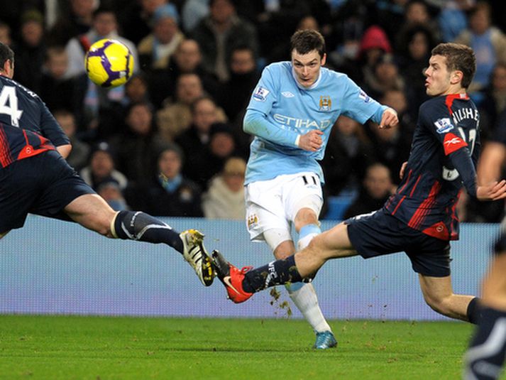 Adam Johnson í leiknum í kvöld.