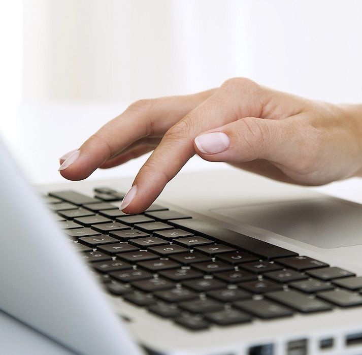 Fresturinn til að samþykkja höfuðstólsleiðréttinguna svokölluðu rennur út á morgun.