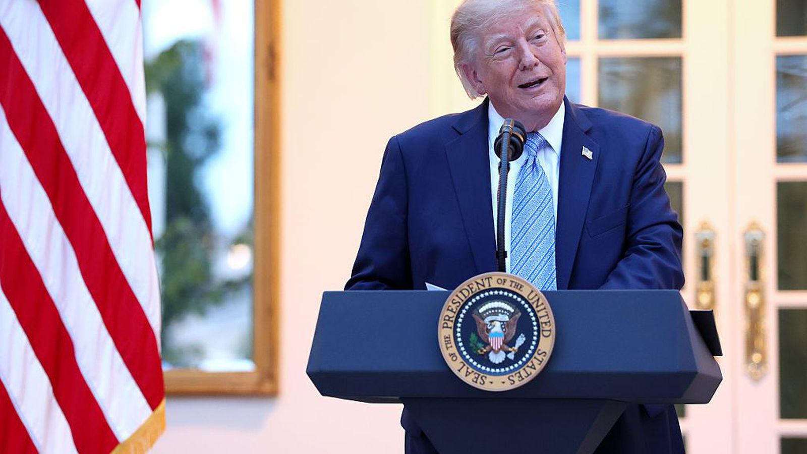 Trump rekur CNN og fleiri fjöl­miðla úr Hvíta húsinu
