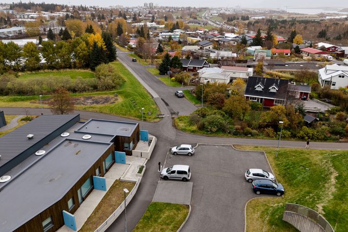 Strætó vill tengja þessar tvær götur svo vagnar geti keyrt þar í gegn.