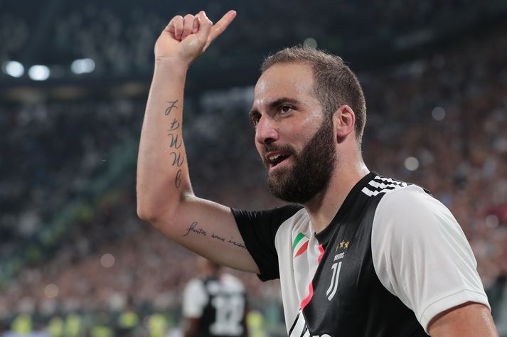 Higuaín var ekki sáttur með lífið á æfingu Juventus í dag.