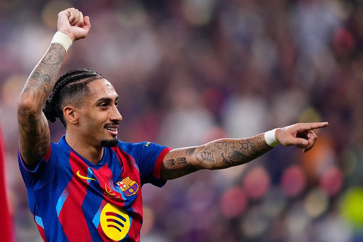 Raphinha fagnar marki gegn Real í kvöld en hann skoraði tvö.