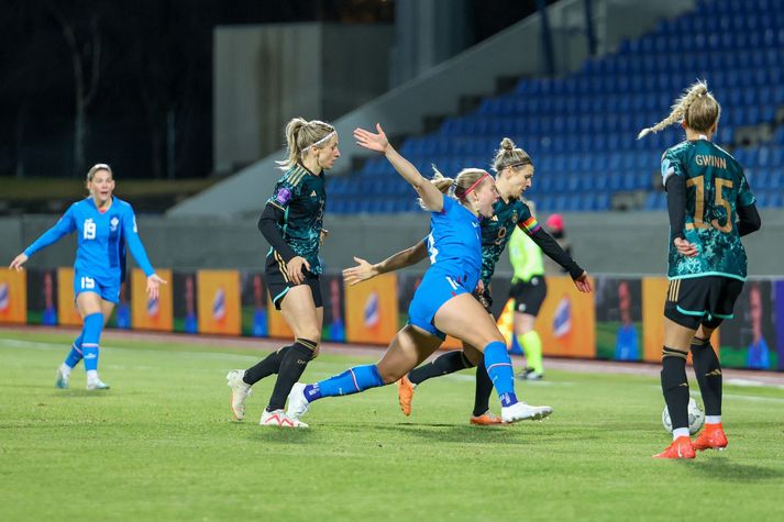 Íslenska liðið mátti þola 0-2 tap gegn Þjóðverjum í kvöld.