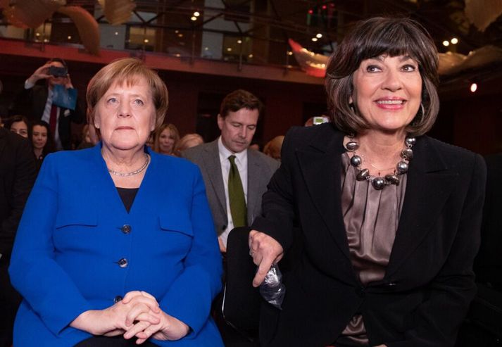 Amanpour ásamt Angelu Merkel fyrrverandi kanslara Þýskalands á góðri stundu árið 2019. 