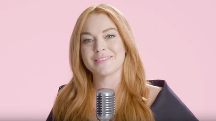 Lohan fer á kostum í innslaginu.