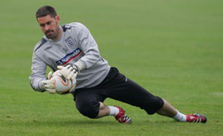 Scott Carson spilar í treyju Aston Villa út tímabilið.