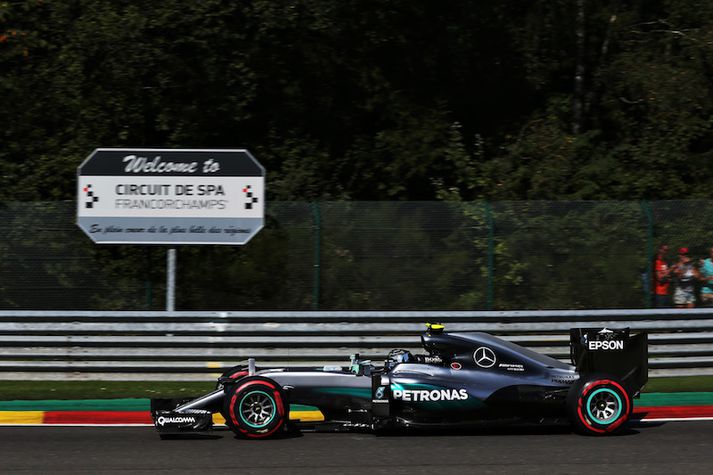 Nico Rosberg var fljótastur í dag í fjarrveru Lewis Hamilton.