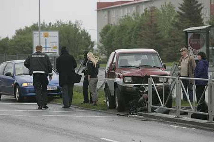 Ökumaðurinn er grunaður um ölvun. 