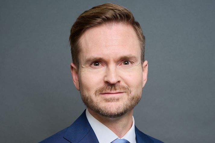 Narfi hefur störf hjá Kviku banka þann 1. maí.