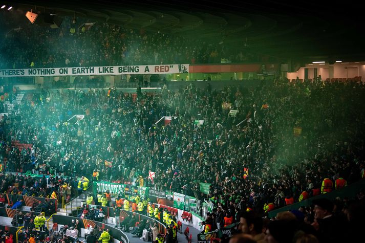 Betis mættu með læti á Old Trafford. Í stúkunni allavega.