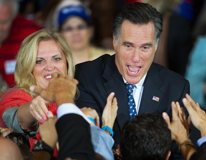 Mitt Romney ásamt eiginkonu sinni, Ann Lois Romney.