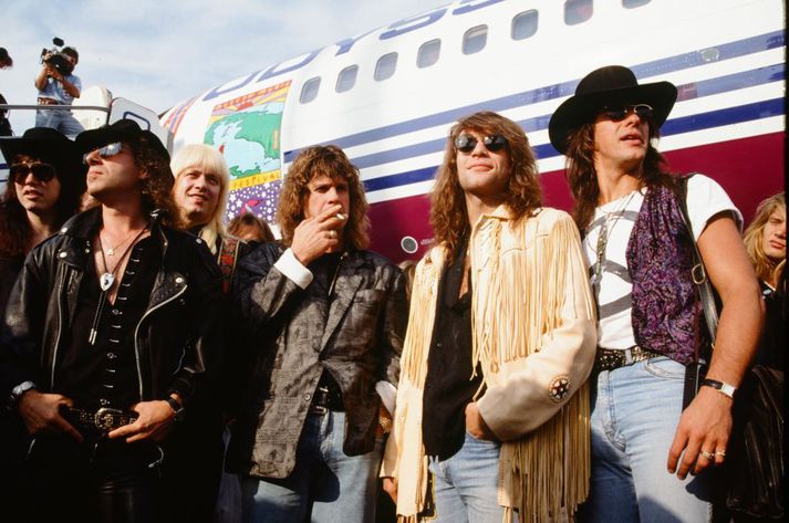 Rokkstjörnurnar Tom Keiger úr Cinderella, Klaus Meine úr Scorpions), Alexei Belov úr Gorky Park, Ozzy heitinn Osbourn , Jon Bon Jovi, Richie Sambora á flugvellinum í Moskvu í ágúst 1989.  