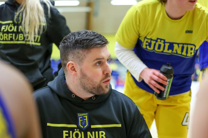 Halldór Karl Þórsson stýrði Fjölni til sigurs gegn Selfossi, sem eiginkona hans Berglind Karen Ingvarsdóttir þjálfar. 