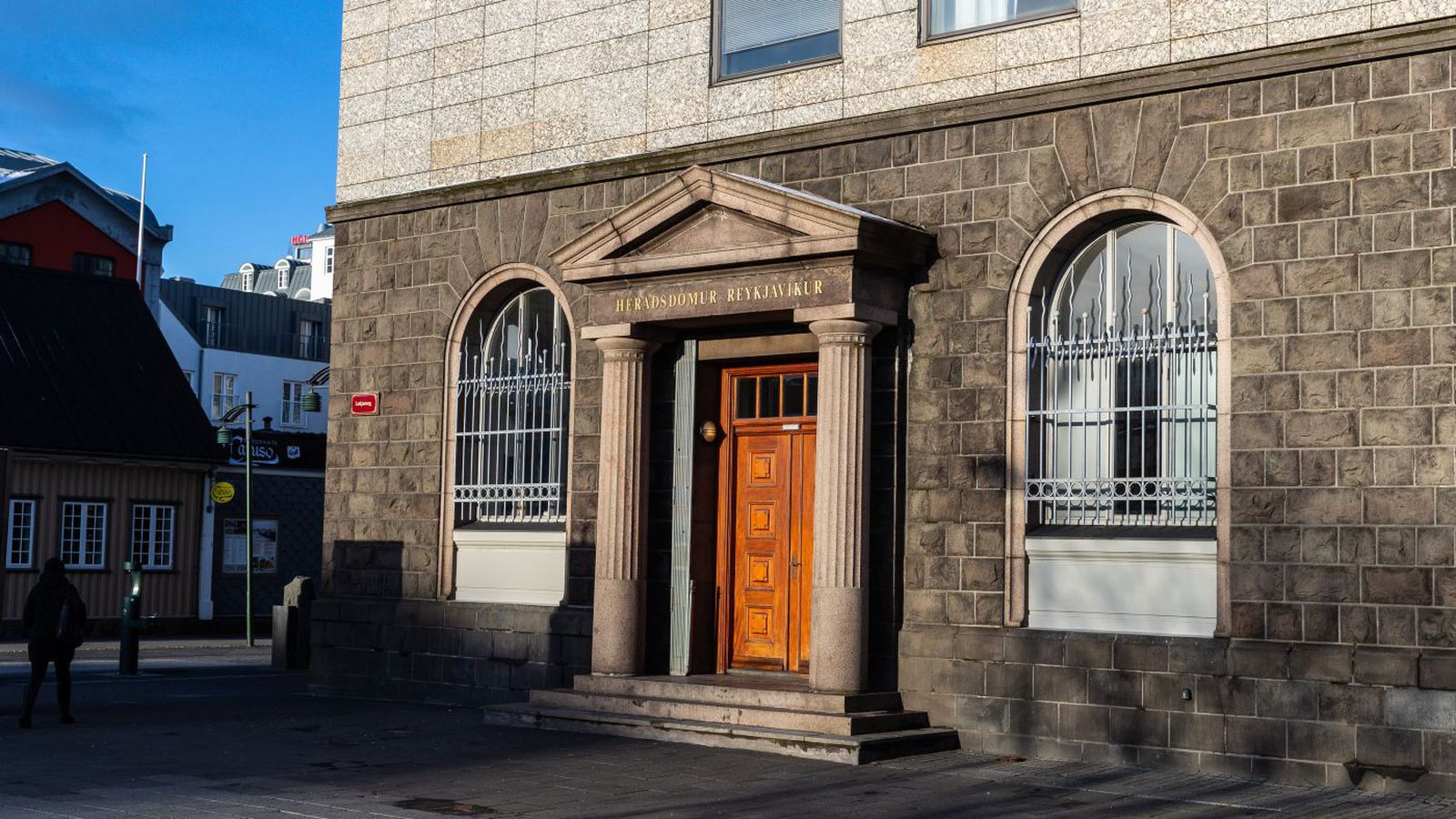 Fjögurra vikna gæslu­varð­hald eftir hópárás