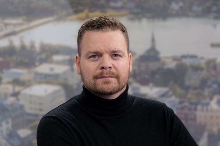 Jón Gunnlaugur Viggósson fyrrverandi handknattleiksmaður, íþróttastjóri, unglingalandsliðsþjálfari og yfirþjálfari hæfileikamótunar Handknattleikssambands Íslands segir að sérsamböndin í íþróttahreyfingunni hafi sofið á verðinum.