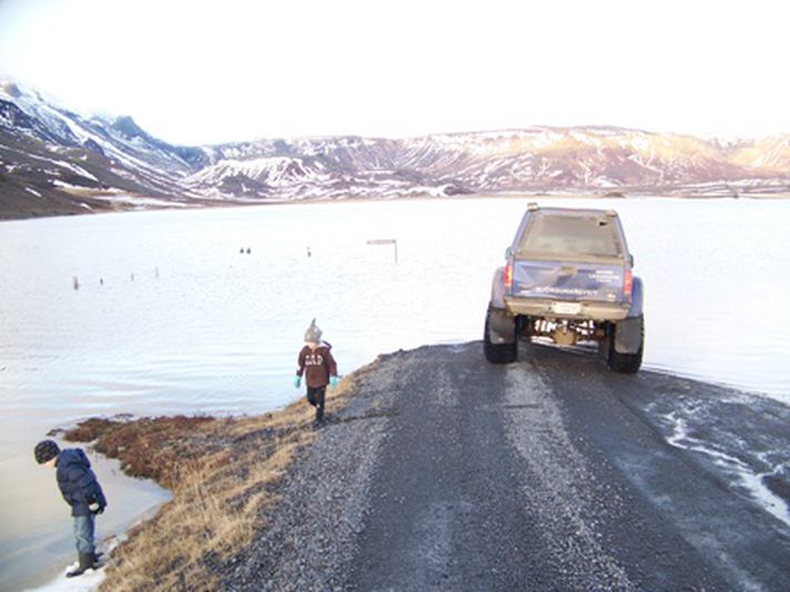 Laugavatnsvellir eru umflotnir vatni. Mynd/ Ingunn.